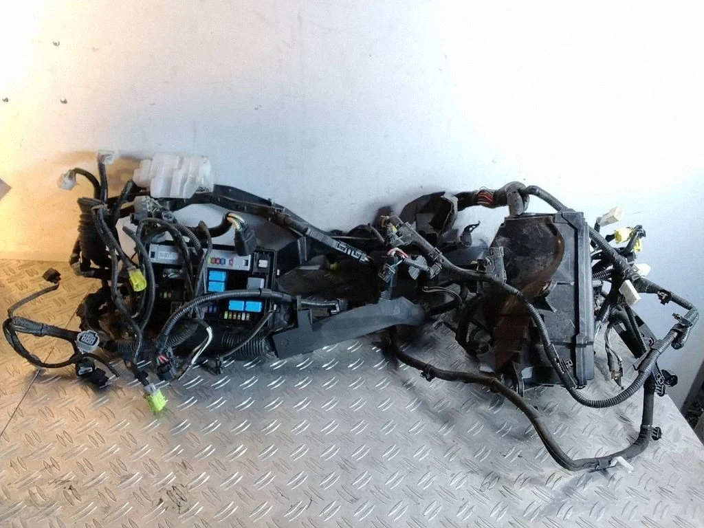 Engine installation wiring loom – Lexus IS III XE30 (2013-2020)