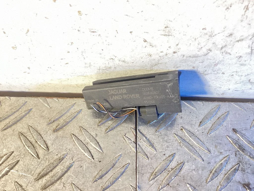 Interior comfort aerial antenna – Land Rover Range Rover Sport L320 (2005-2013)
