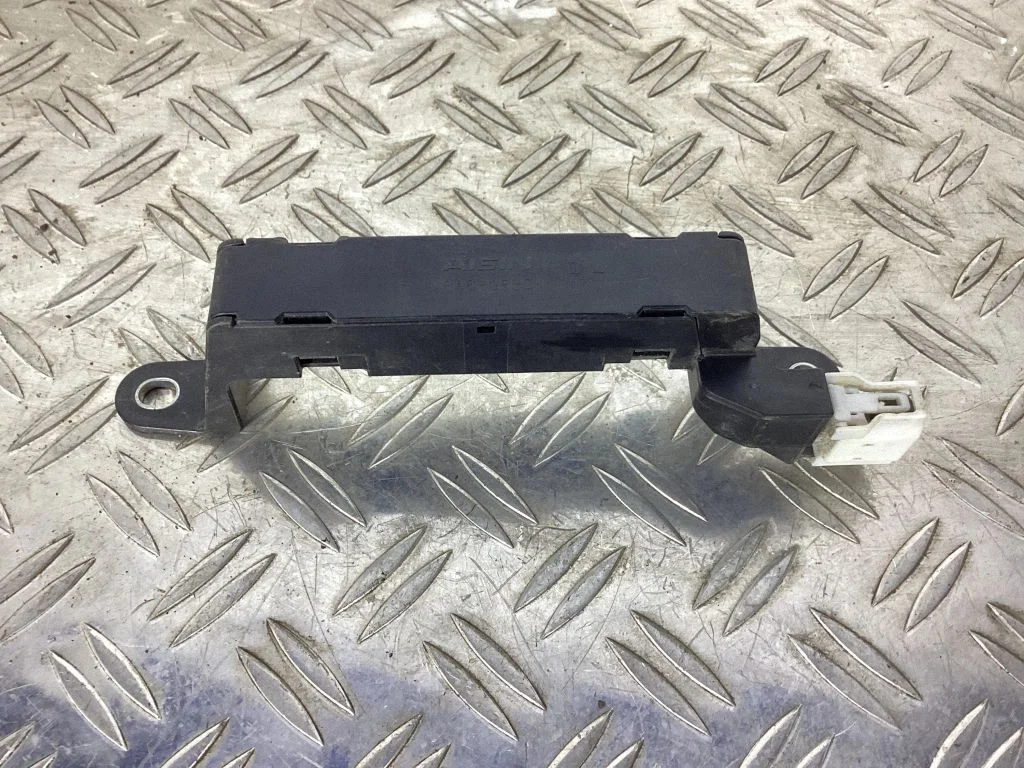 Interior comfort aerial antenna – Toyota Avensis T270 (2015-2018)