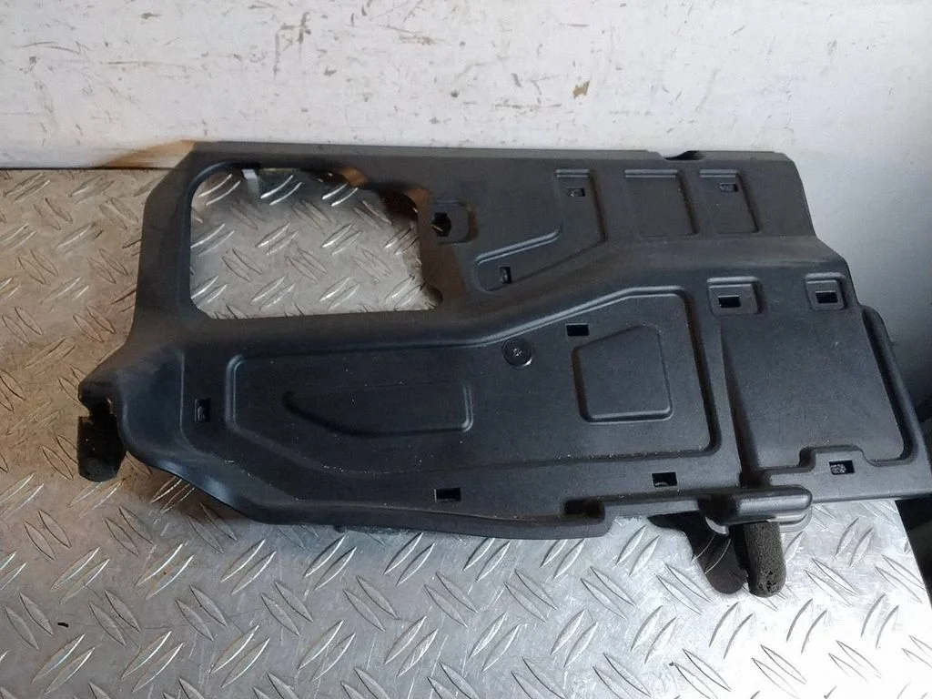 Other dashboard part – Toyota Land Cruiser (J150) (2009-)