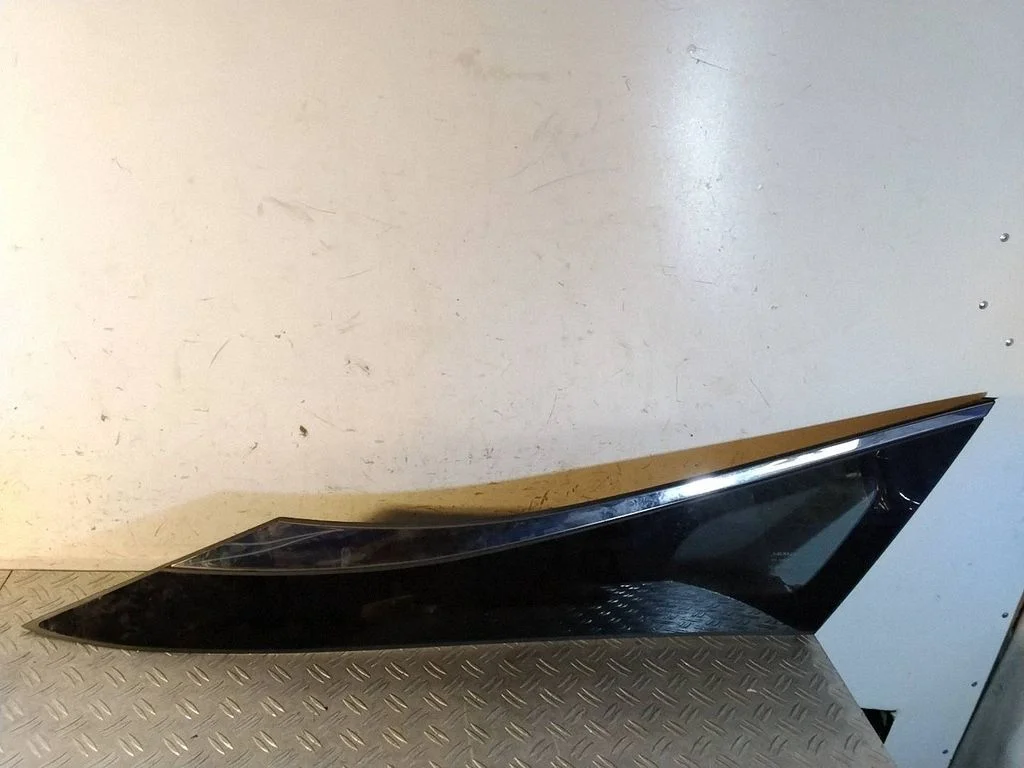 Rear side window – Lexus RX 450H (2016-)