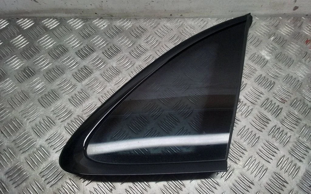 Rear side window – Porsche Macan (95B) (2019-)