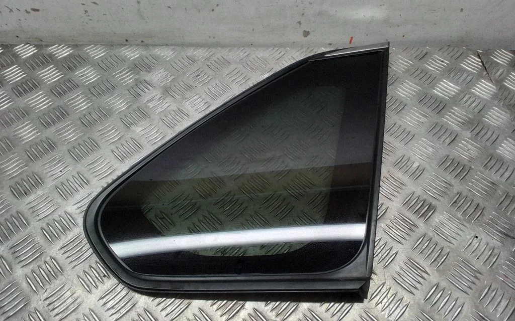 Rear side window – Toyota RAV 4 (XA50) (2018-)