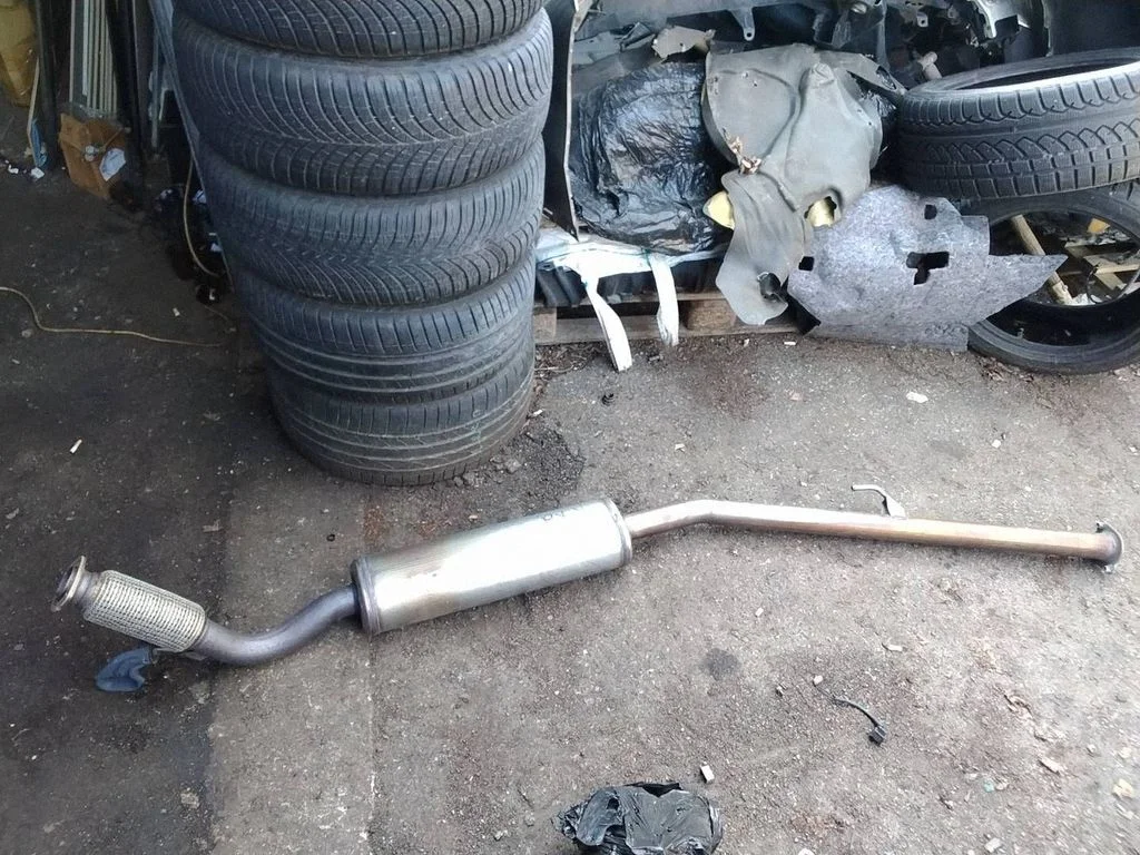 Muffler/silencer – Lexus RX 450H (2016-)