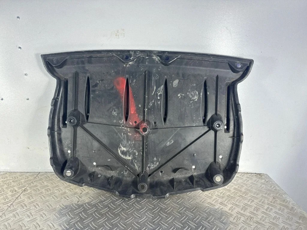 Osłona podwozia pod bagażnikiem – Lexus RC (2014-)