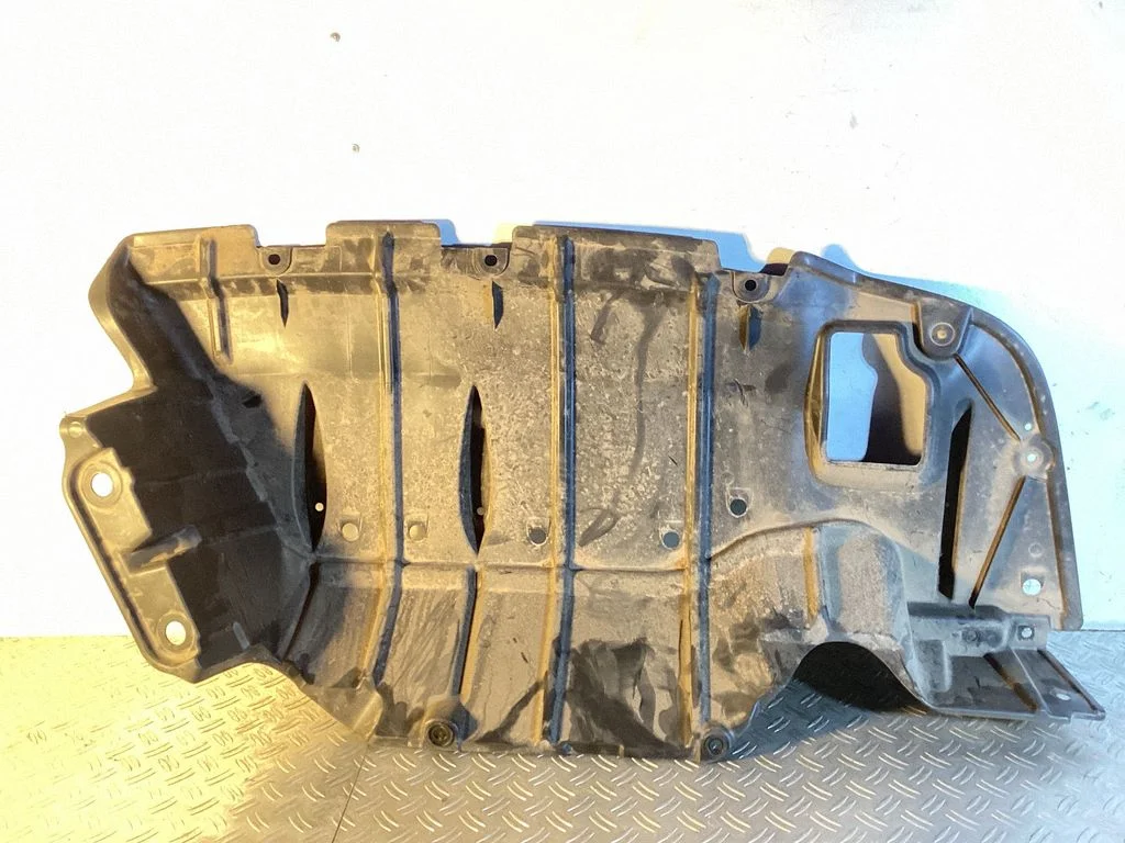 Osłona podwozia pod zderzakiem tylnym – Lexus RX 450H (2016-)