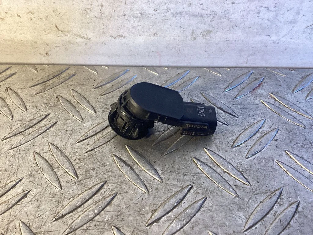 Parking PDC sensor – Toyota RAV 4 (XA40) (2012-2018)