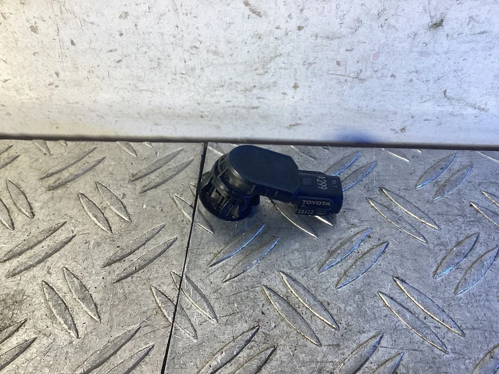 Parking PDC sensor – Toyota RAV 4 (XA40) (2012-2018)