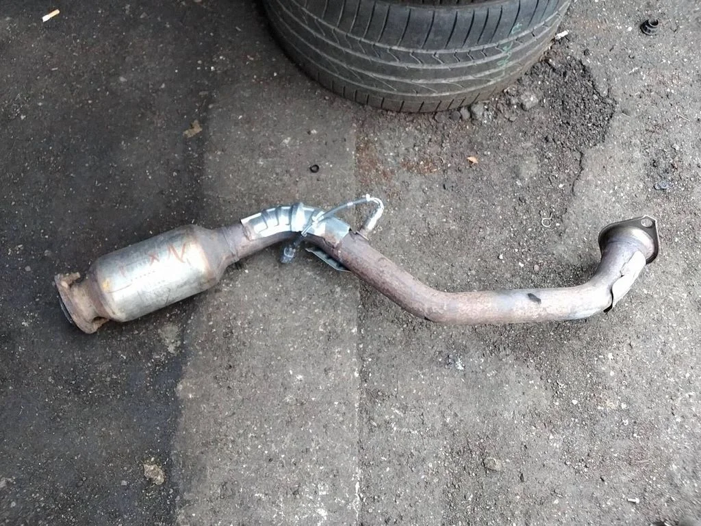 Katalüsaator/ FAP/DPF tahkete osakeste filter – Lexus NX (2021-)