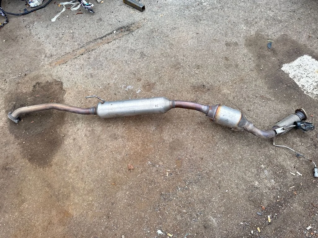 Katalüsaator/ FAP/DPF tahkete osakeste filter – Lexus NX (2021-)
