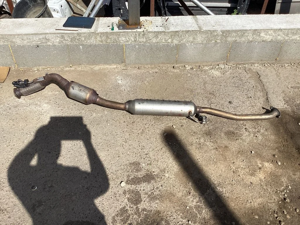 Katalüsaator/ FAP/DPF tahkete osakeste filter – Lexus NX (2021-)