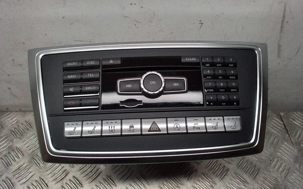 Radio/GPS head unit trim A1669005115