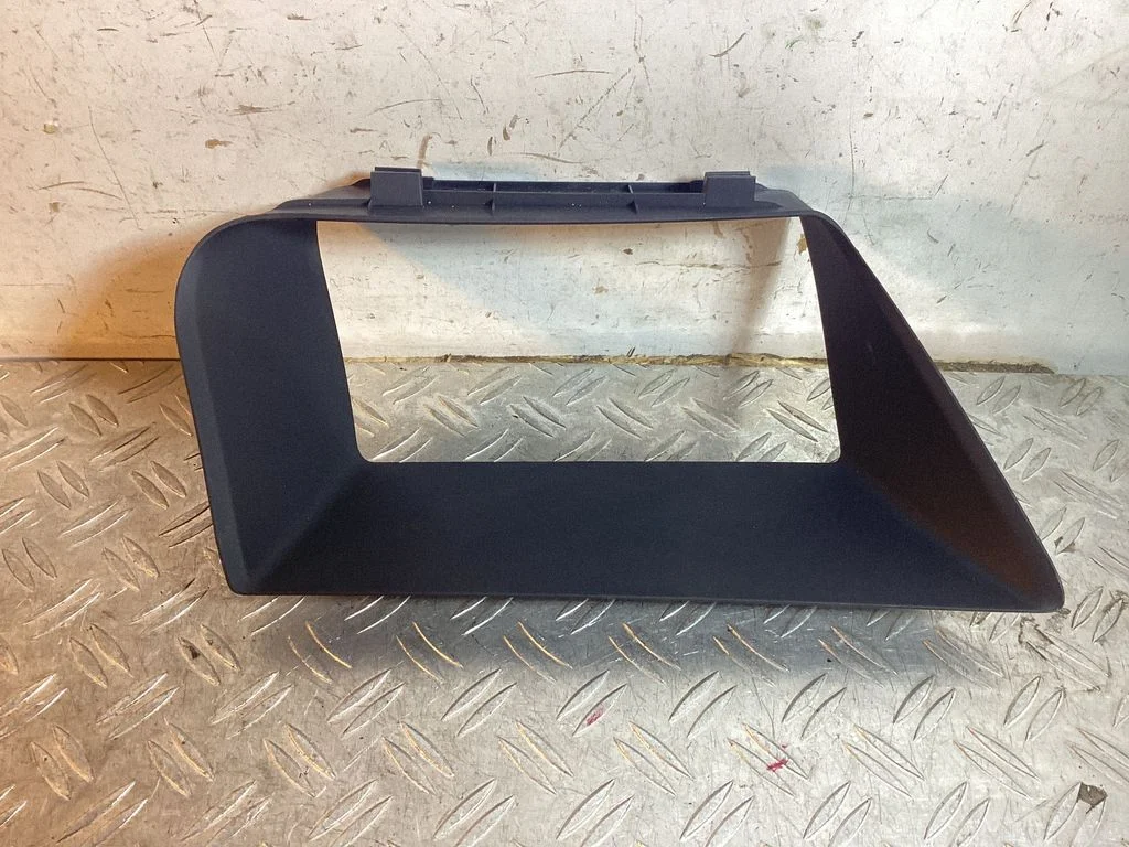 Radio/GPS head unit trim – Lexus RX III (2008-2015)