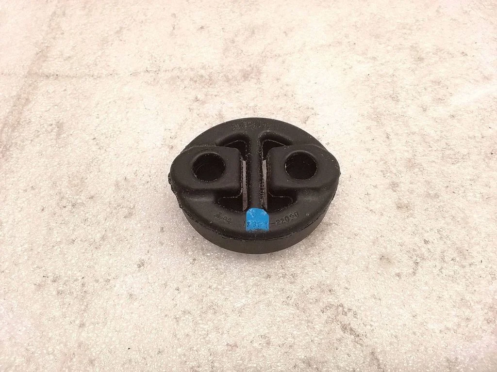 Summuti kinnitus/ hoidik – Toyota RAV 4 (XA40) (2012-2018)