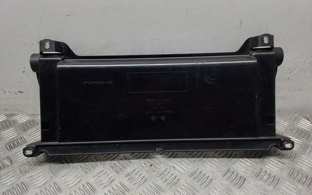 Radiaatori iluliist – Porsche 911 991 (2011-2019)