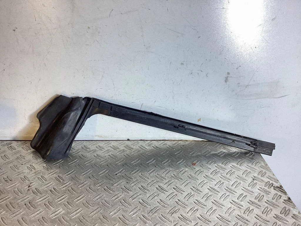 Tagaukse akna tihend – BMW 6-seeria F06 Gran coupe (2012-2018)