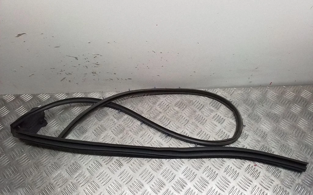 Rubber seal front coupe door – Porsche 911 991 (2011-2019)