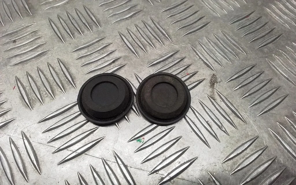 Rubber seal front door (on door) 1731330000