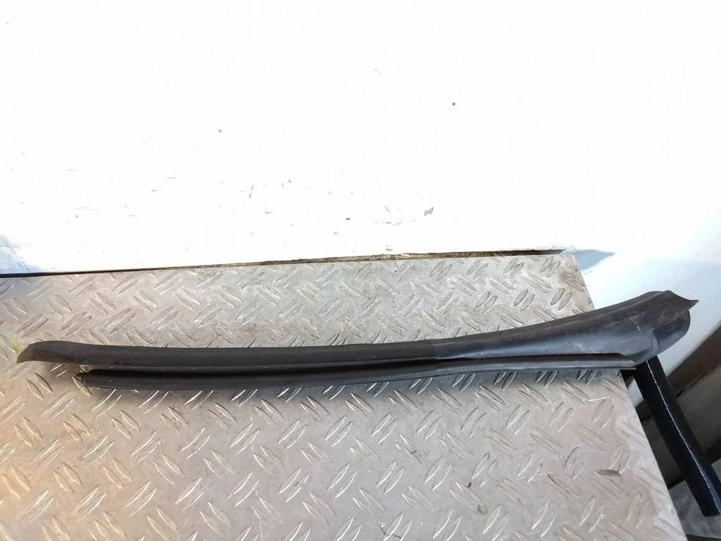 Rubber seal front coupe door window – Porsche 911 991 (2011-2019)