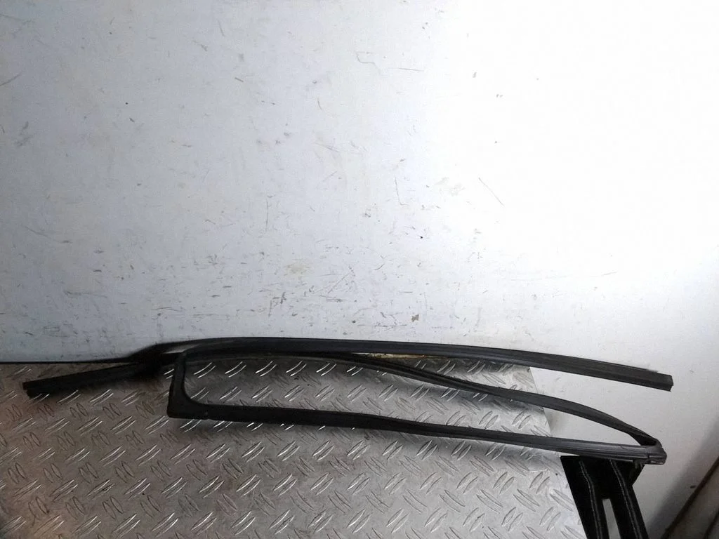 Rubber seal rear door – Toyota Land Cruiser (J150) (2009-)