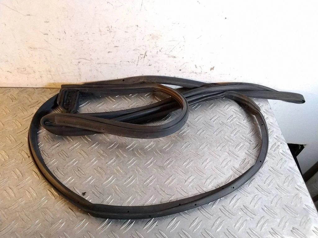 Rubber seal rear door – Toyota Land Cruiser (J150) (2009-)