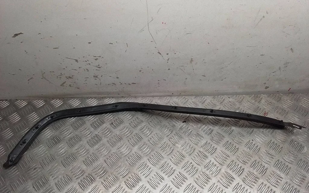 Rubber seal rear door – Porsche Macan (95B) (2019-)