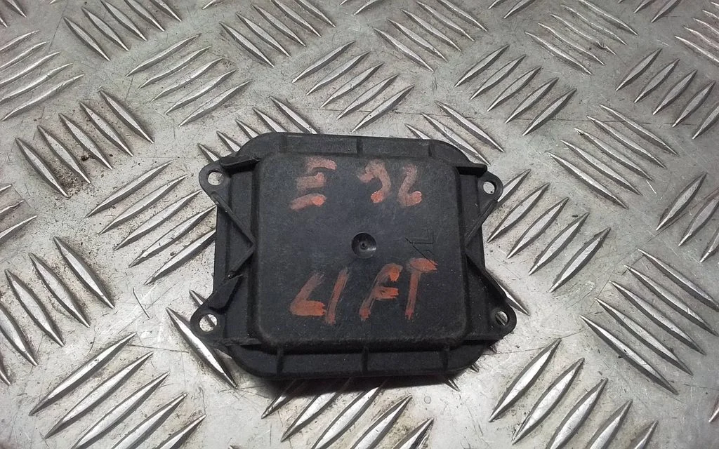 Headlight ballast module Xenon 717158701