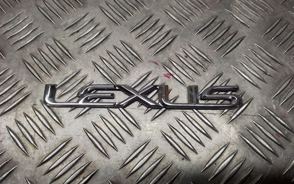 Manufacturers badge/model letters – Lexus GS 250 350 300H 450H (2013-)