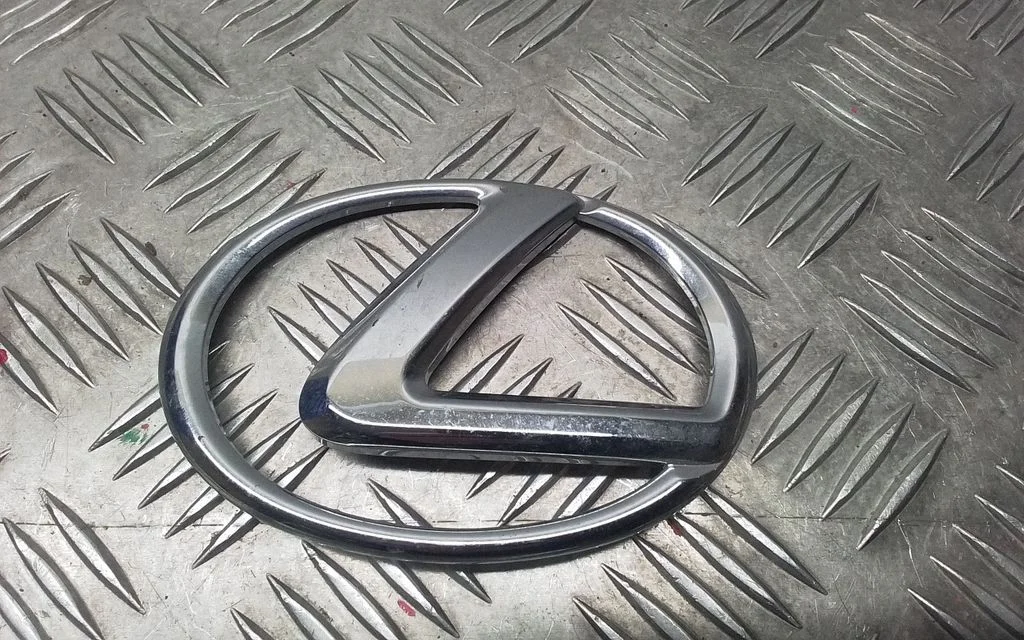 Manufacturers badge/model letters – Lexus IS III XE30 (2013-2020)
