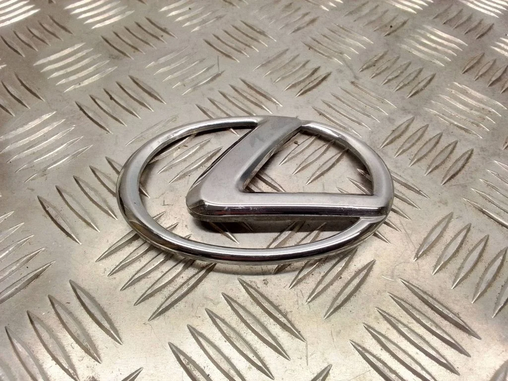 Manufacturers badge/model letters – Lexus IS III XE30 (2013-2020)