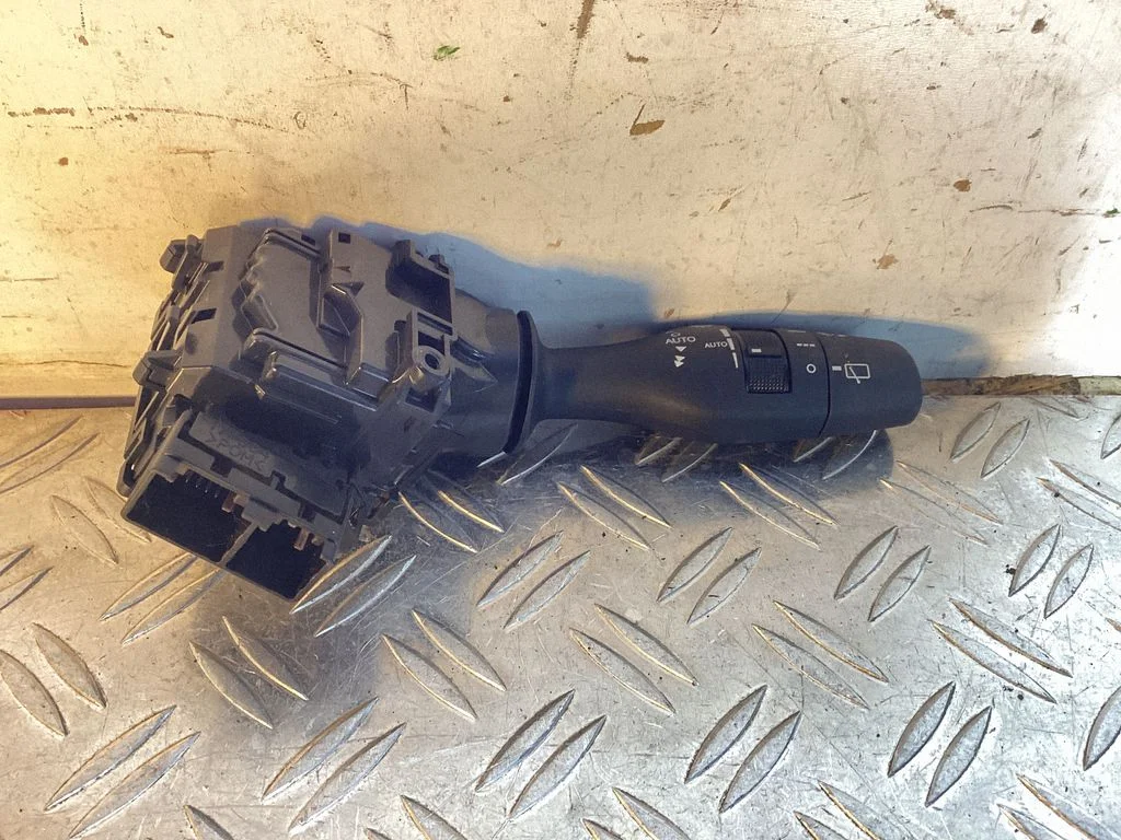 Wiper control stalk – Lexus RX 450H (2016-)