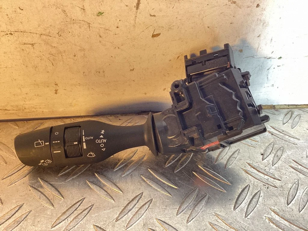 Wiper control stalk – Lexus RX 450H (2016-)
