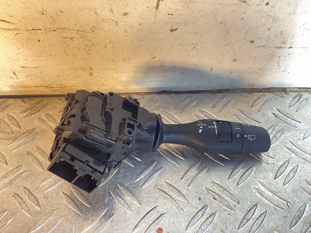 Wiper control stalk – Lexus RX 450H (2016-)