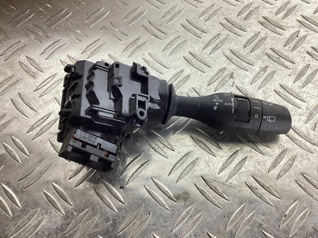 Wiper control stalk – Lexus NX (2014-2021)
