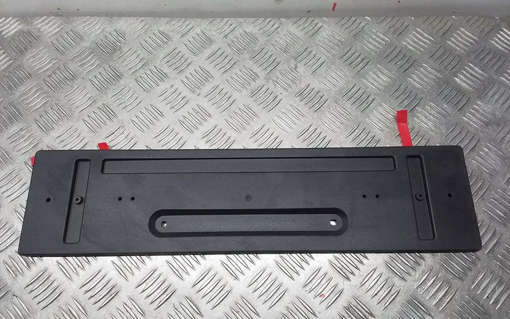 Numbrimärgi hoidik – Tesla Model 3 (2017-)