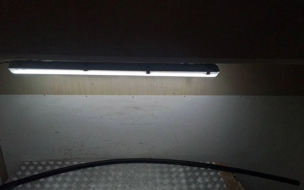 Roof trim bar molding cover 162116000A
