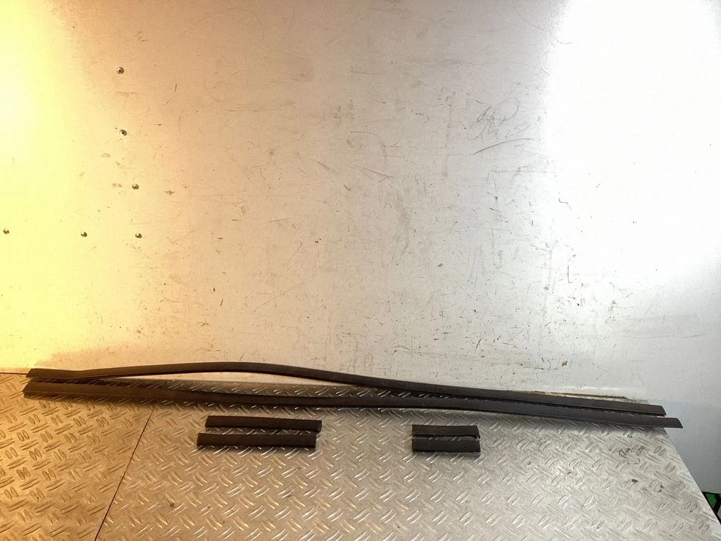 Roof trim bar molding cover