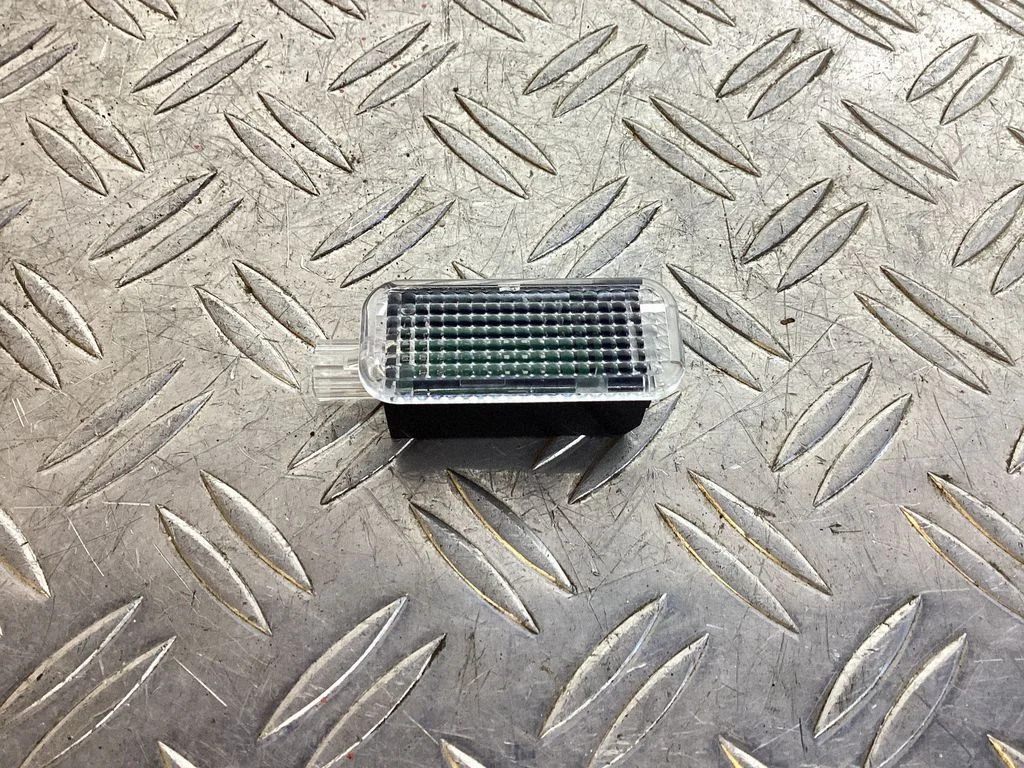 Muu salongituli – Porsche Macan (95B) (2019-)