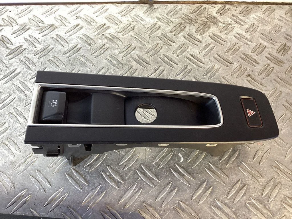 Hand parking brake switch – Porsche Macan (95B) (2019-)