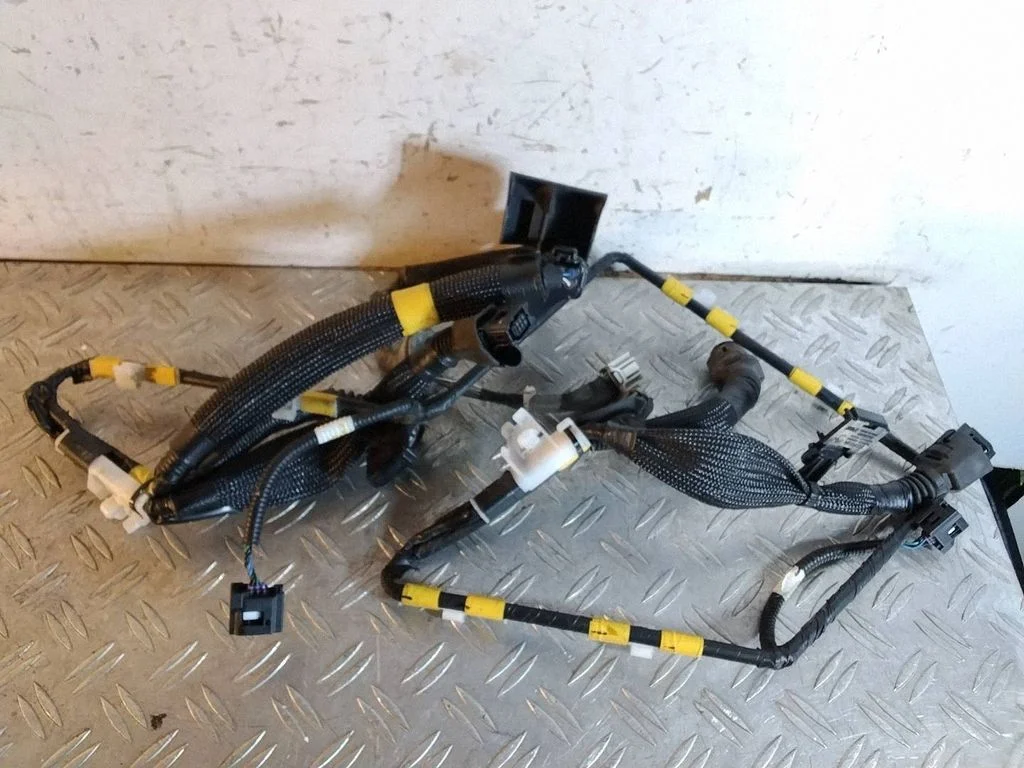 Parking sensor (PDC) wiring loom – Toyota RAV 4 (XA40) (2012-2018)