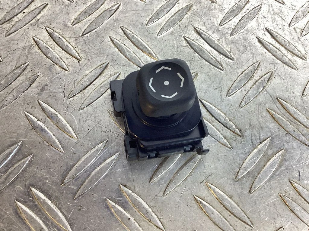 Steering wheel adjustment handle/lever – Lexus NX (2021-)