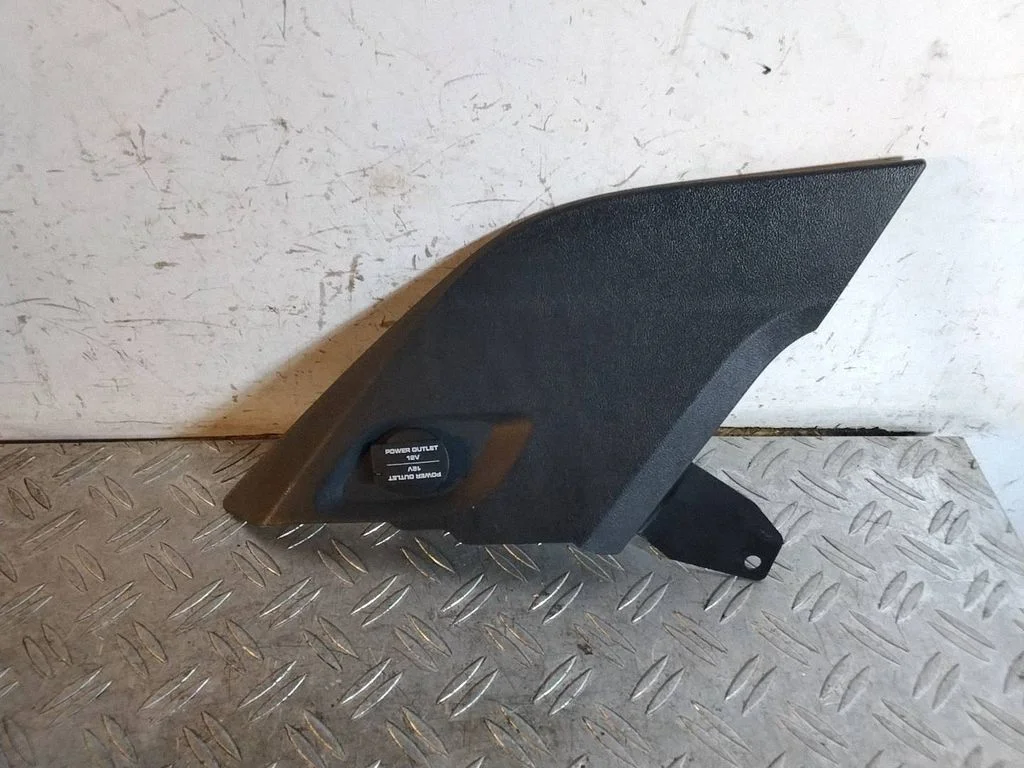 Cita centrālās konsoles (tuneļa) detaļa 99155315204