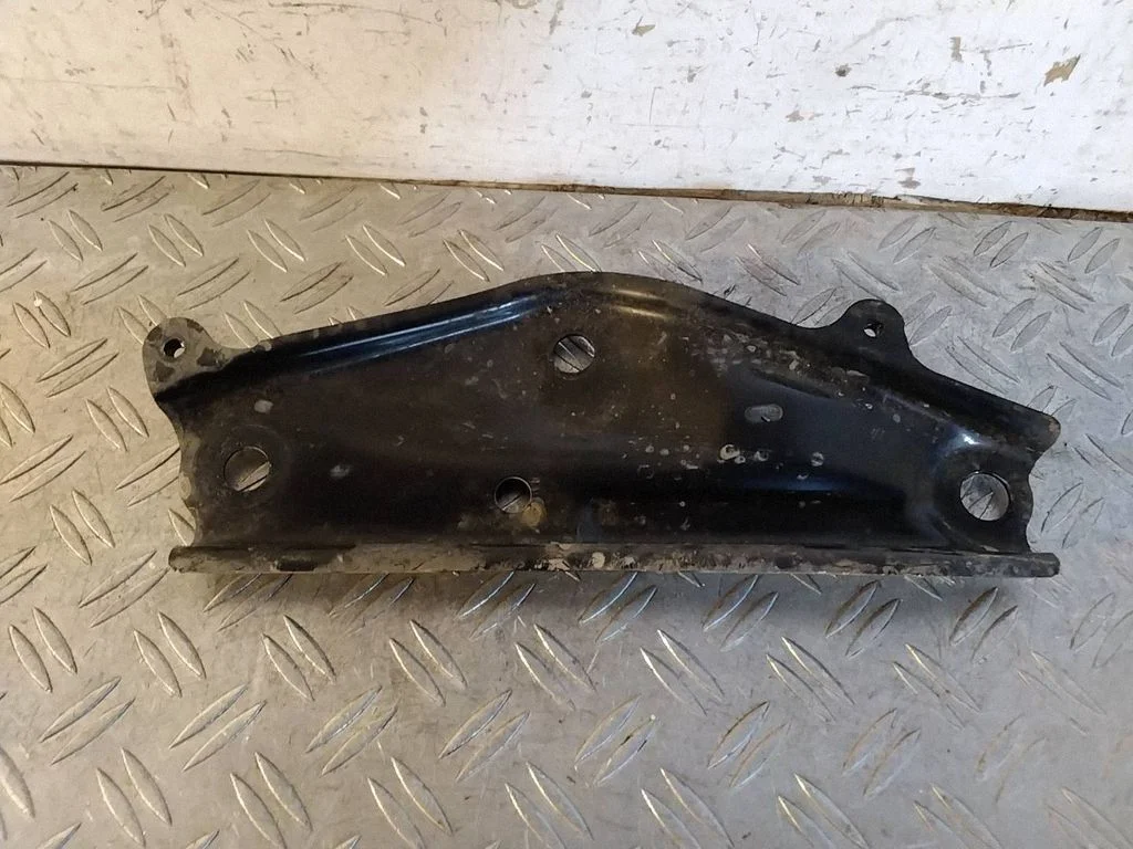 Other front suspension part – Lexus RX 450H (2016-)