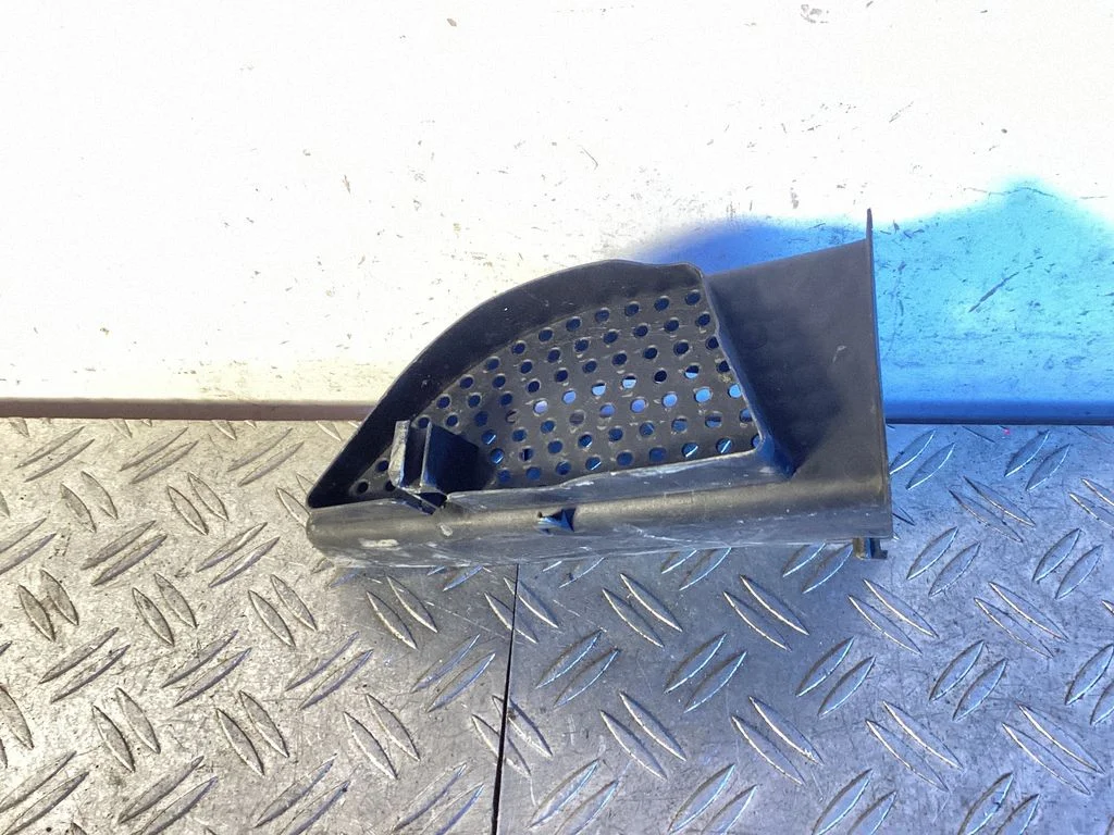 Intercooler air channel guide – Porsche Macan (95B) (2019-)