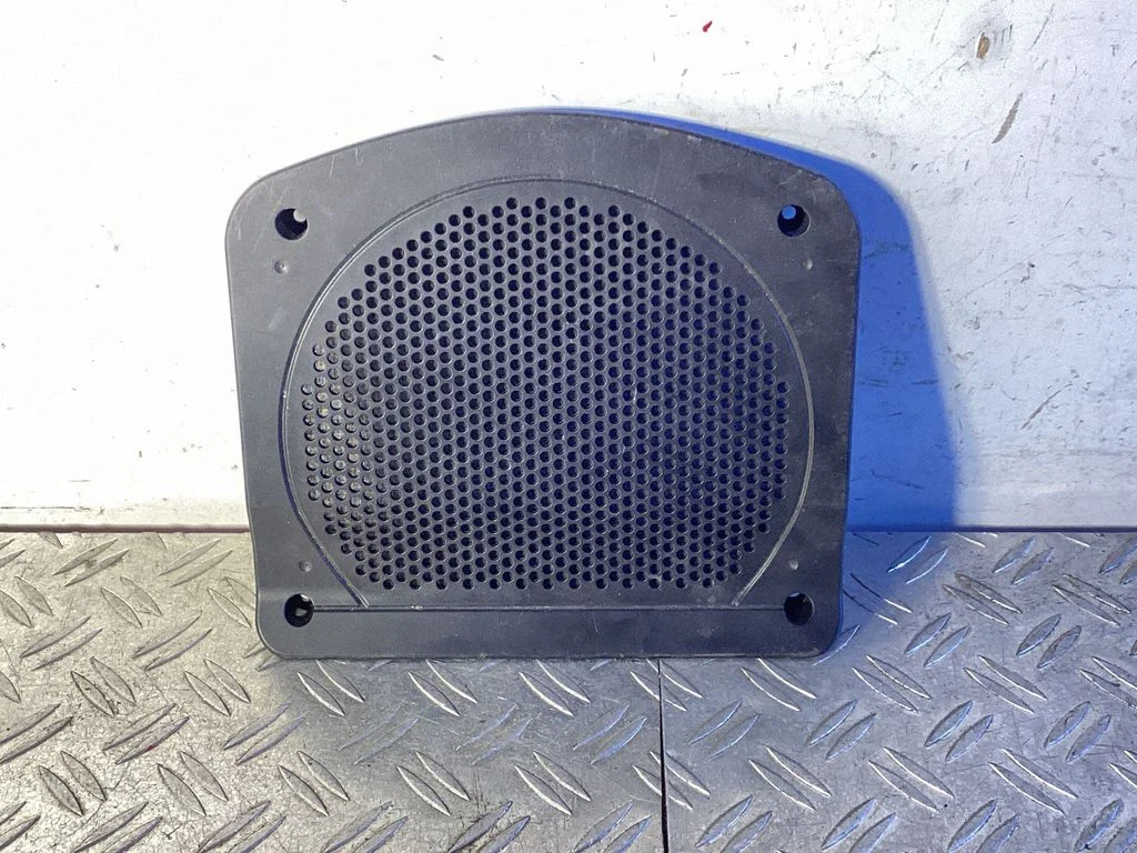 Subwoofer grill/trim – BMW 5 Series F10 F11 (2009-2016)