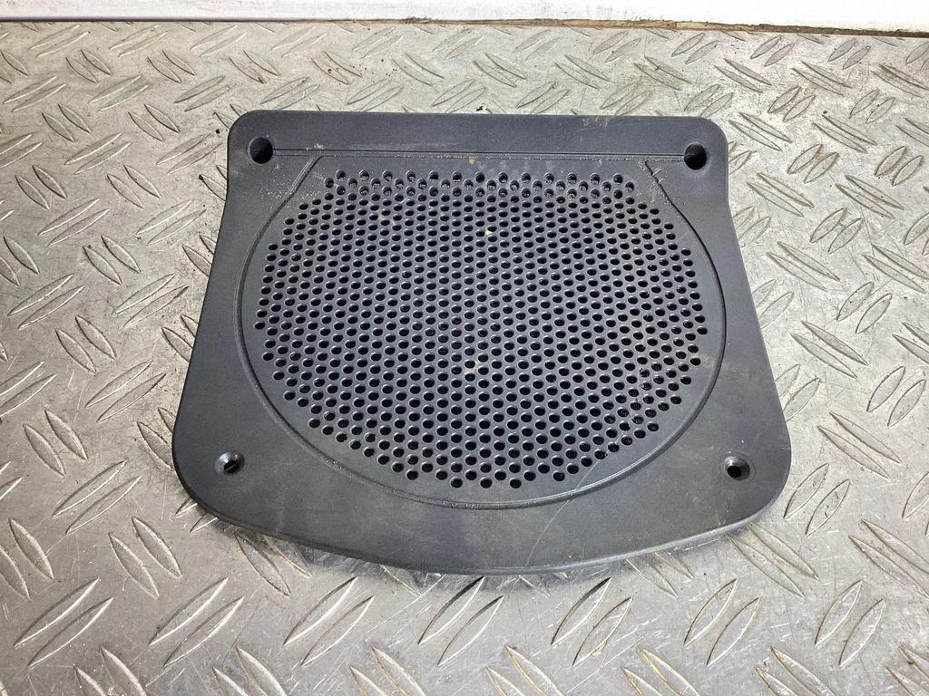 Subwoofer grill/trim – BMW 6 Series F06 Gran coupe (2012-2018)
