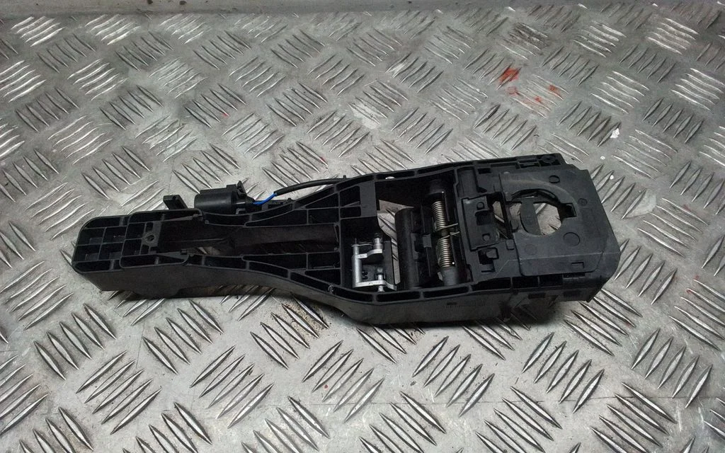 Rear door exterior handle/bracket – Porsche Macan (95B) (2019-)
