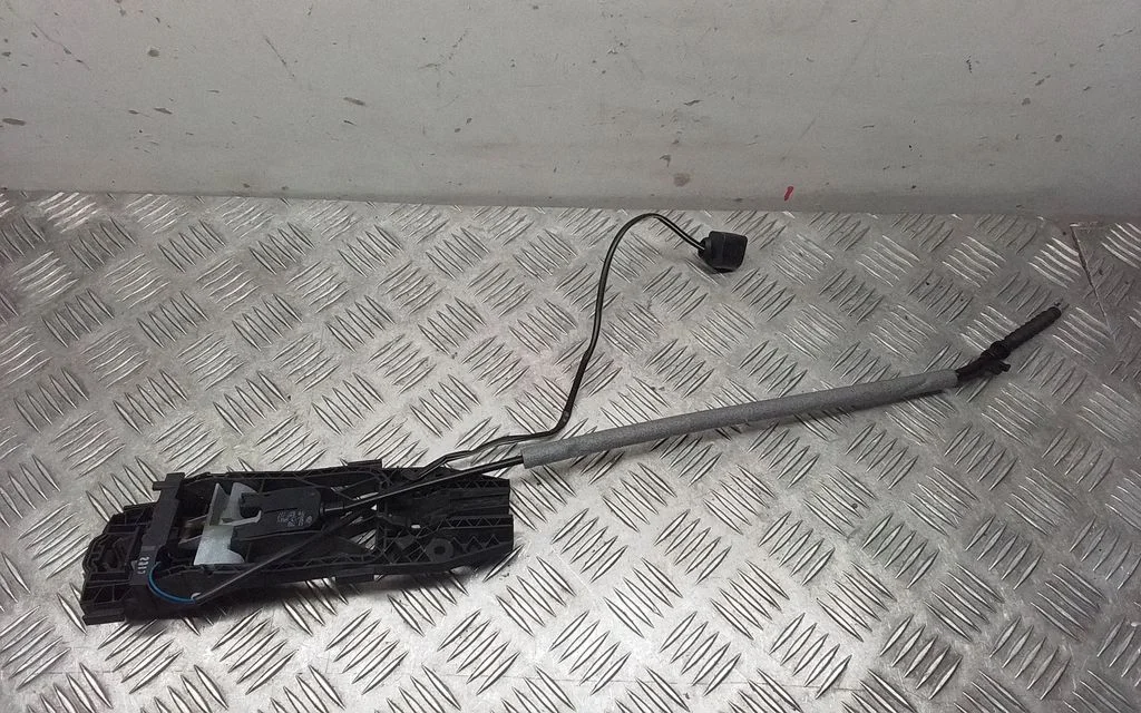 Rear door exterior handle/bracket – Porsche Cayenne (92A) (2010-2017)