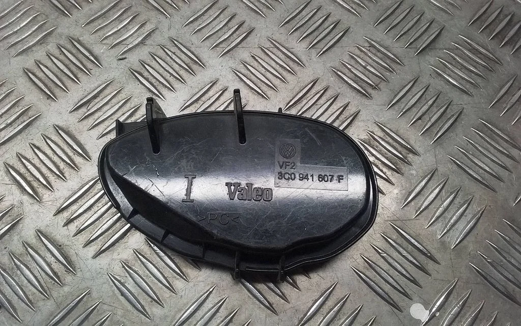Headlight/headlamp dust cover – Volkswagen Passat B6 (2005-2010)