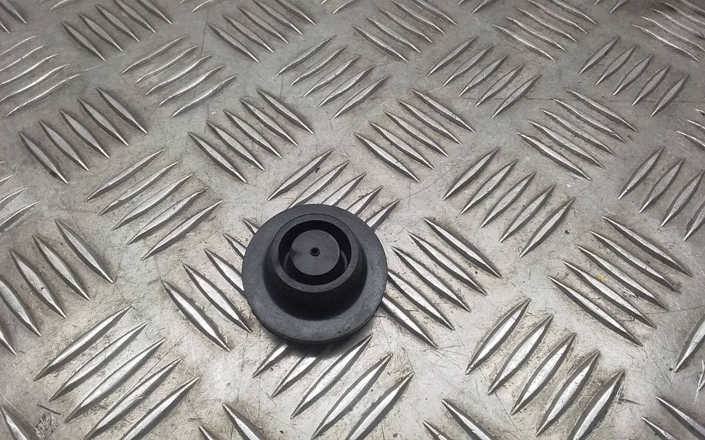 Radiator mount bracket – Lexus RX 450H (2016-)